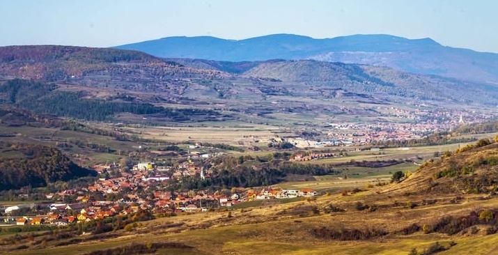 Brădești și Târnovița pe malul râului Târnava Mare.